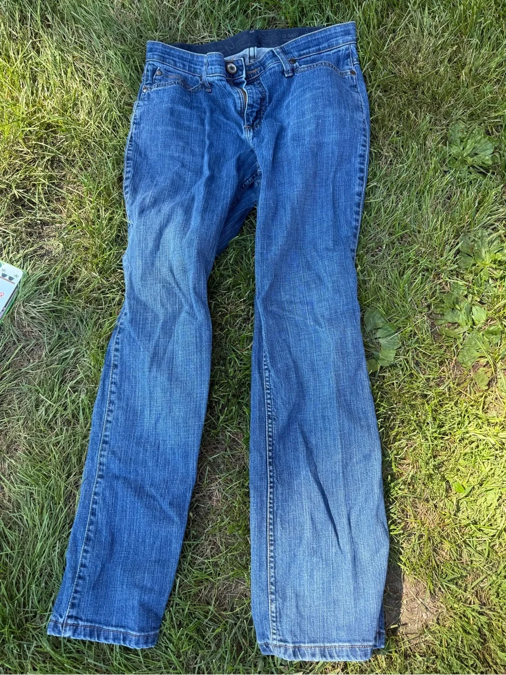 Wrangler Women's Straight Leg Jeans in Medium Blue Wash